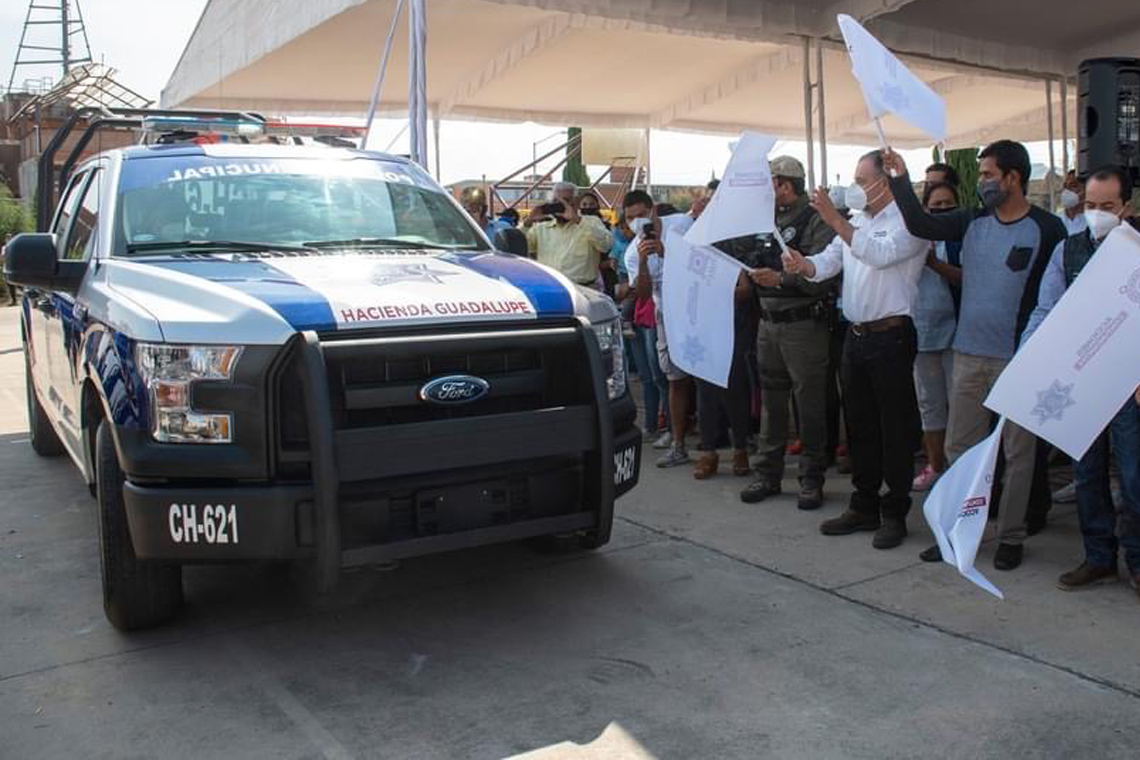 Boletín 187.-Miguel Gutiérrez entrega 4 patrullas para las unidades habitacionales: Los Héroes Chalco, Ex Hacienda de Guadalupe y San Marcos