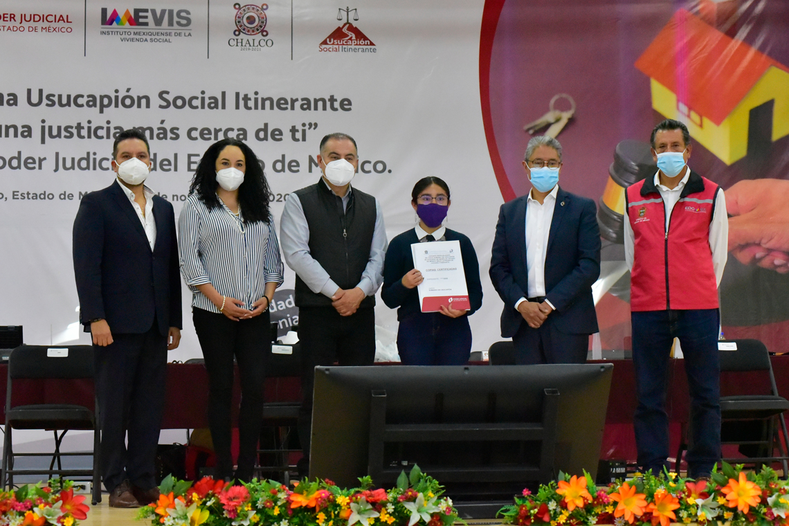 Boletín 192.- Miguel Gutiérrez acompaña a representantes del Poder Judicial del Estado de México a la entrega de 104 sentencias de usucapión