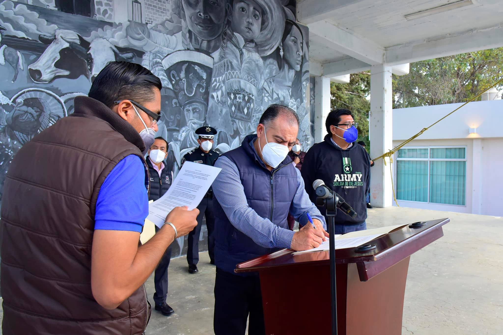 Boletín 200.-Miguel Gutiérrez atiende a vecinos de Chimalpa