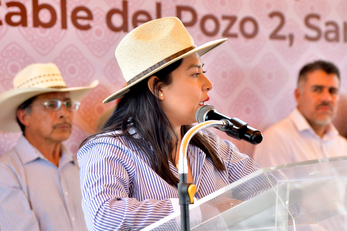 Boletín 026.- Abigail Sánchez entrega obras en San Lucas Amalinalco