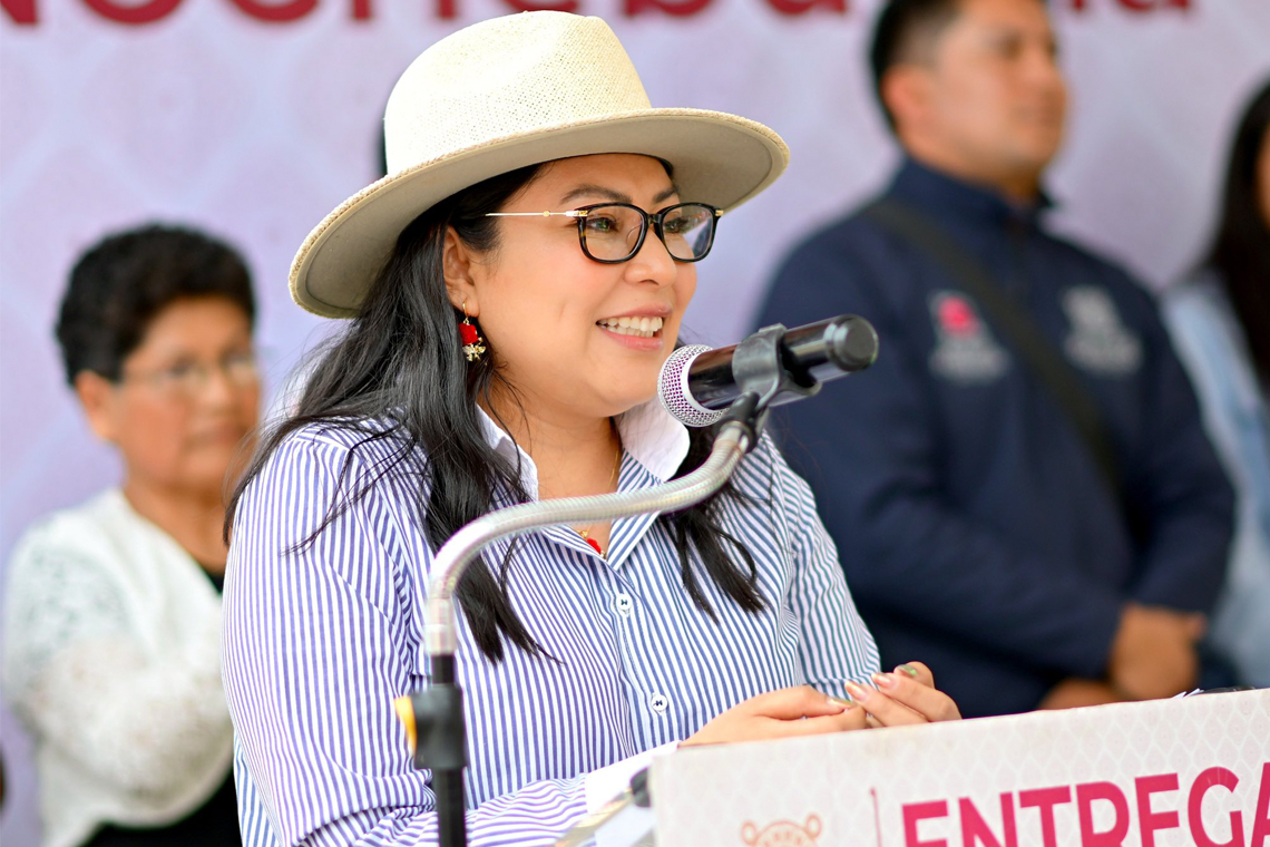 Boletín 095.- Abigail Sánchez entrega pavimentación en Jardines de Chalco