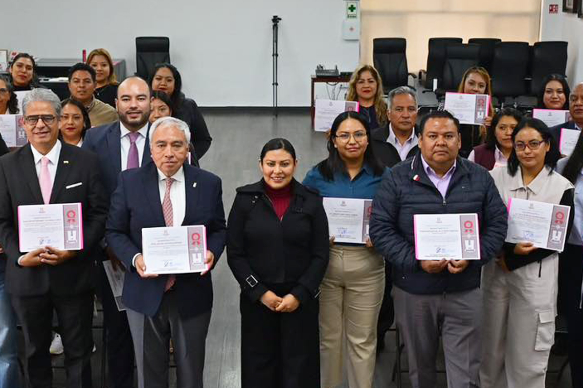 Boletín 106.- Abigail Sánchez entrega reconocimientos de IHAEM a servidores públicos